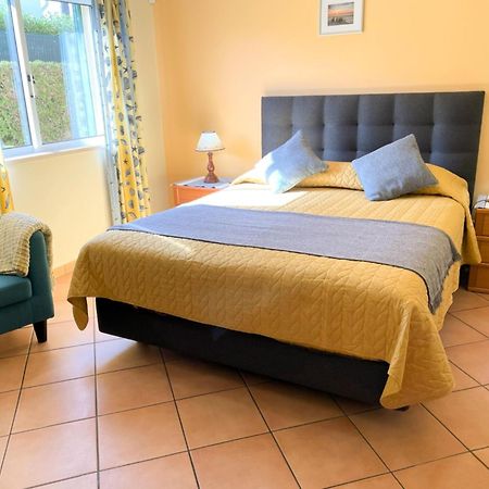 Villa Eber - Independent 1 & 2 Bedroom Apartments, Pool, Air Con, Fast Wi-Fi, Near Old Town Of Albufeira And Beaches Kültér fotó