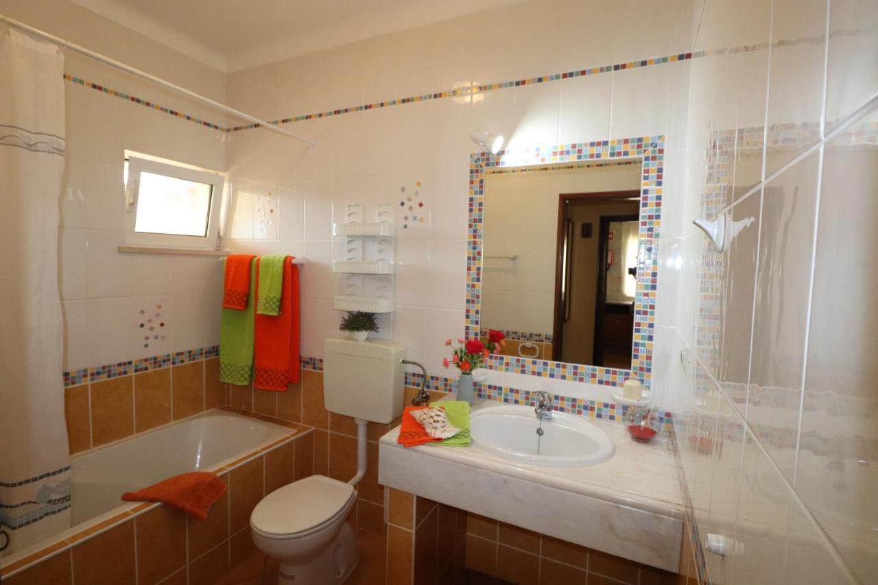 Villa Eber - Independent 1 & 2 Bedroom Apartments, Pool, Air Con, Fast Wi-Fi, Near Old Town Of Albufeira And Beaches Kültér fotó
