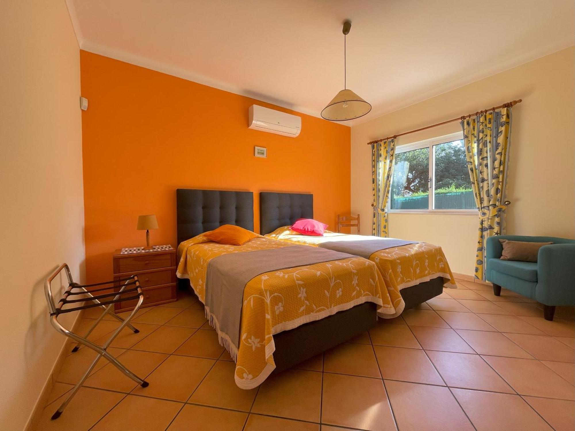 Villa Eber - Independent 1 & 2 Bedroom Apartments, Pool, Air Con, Fast Wi-Fi, Near Old Town Of Albufeira And Beaches Kültér fotó