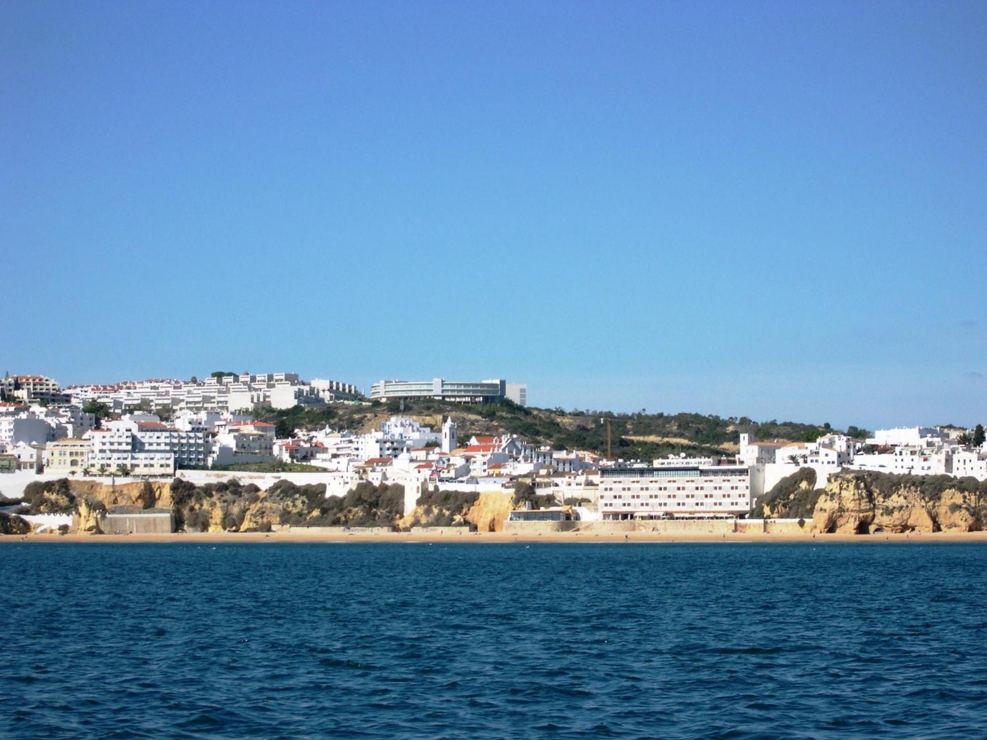 Villa Eber - Independent 1 & 2 Bedroom Apartments, Pool, Air Con, Fast Wi-Fi, Near Old Town Of Albufeira And Beaches Kültér fotó