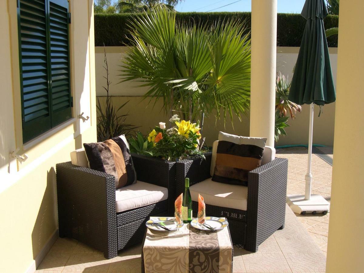 Villa Eber - Independent 1 & 2 Bedroom Apartments, Pool, Air Con, Fast Wi-Fi, Near Old Town Of Albufeira And Beaches Kültér fotó