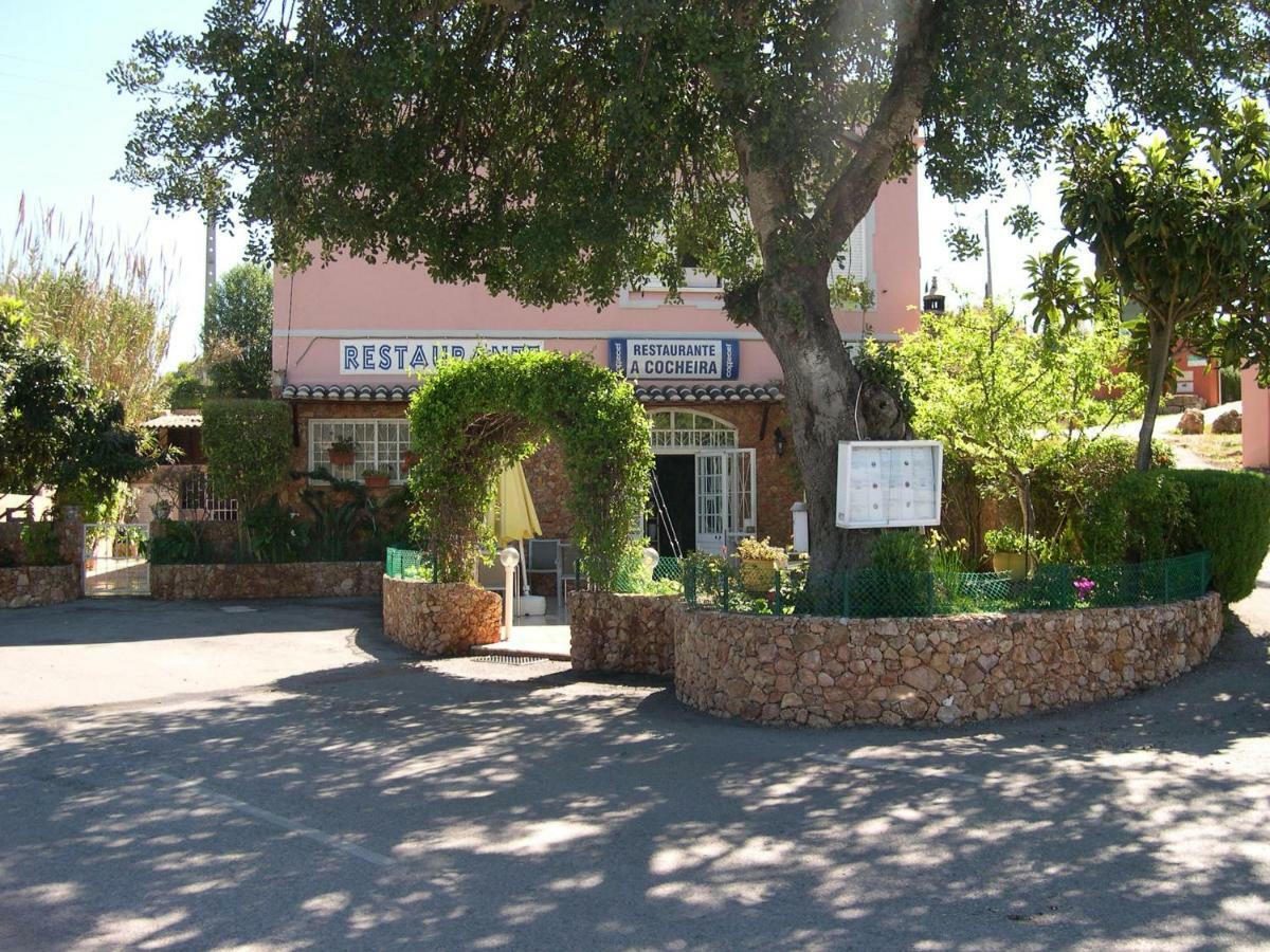 Villa Eber - Independent 1 & 2 Bedroom Apartments, Pool, Air Con, Fast Wi-Fi, Near Old Town Of Albufeira And Beaches Kültér fotó