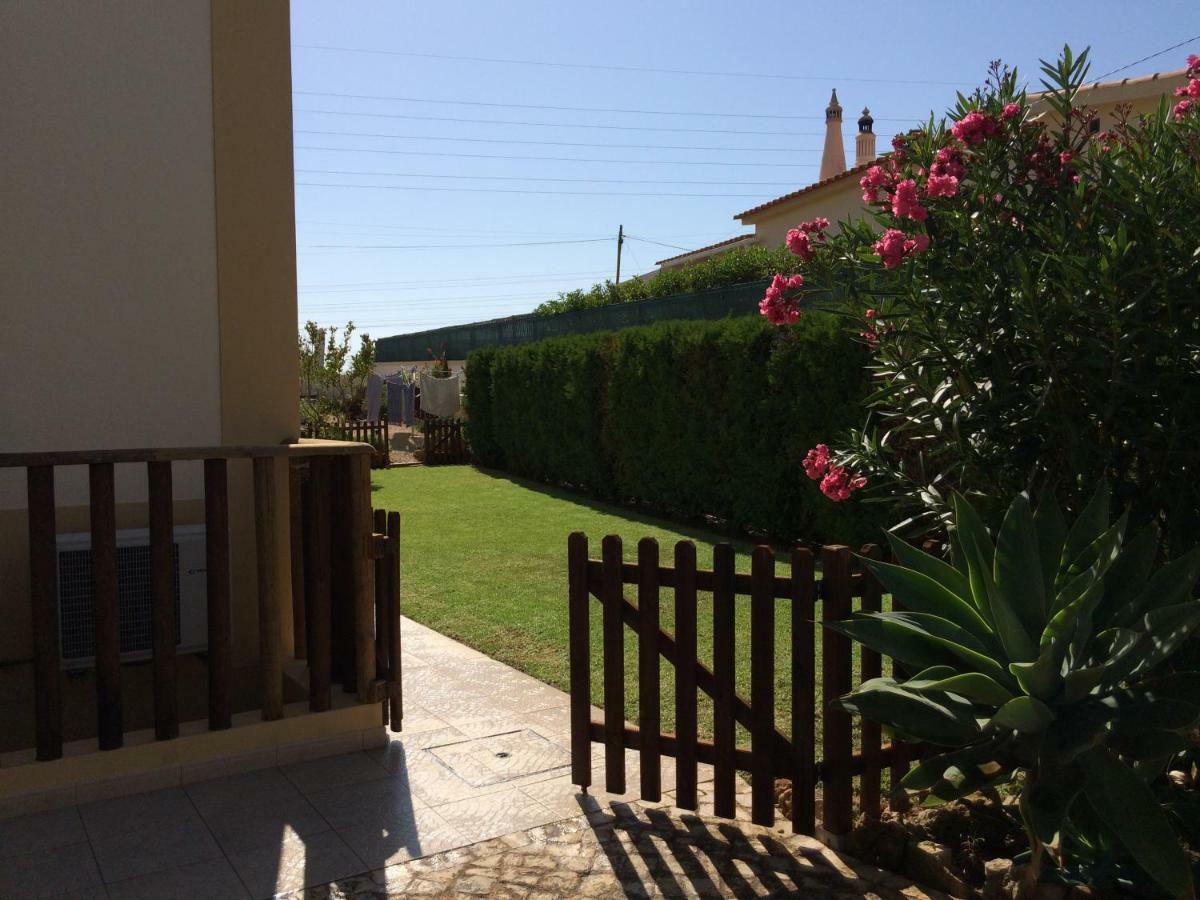 Villa Eber - Independent 1 & 2 Bedroom Apartments, Pool, Air Con, Fast Wi-Fi, Near Old Town Of Albufeira And Beaches Kültér fotó