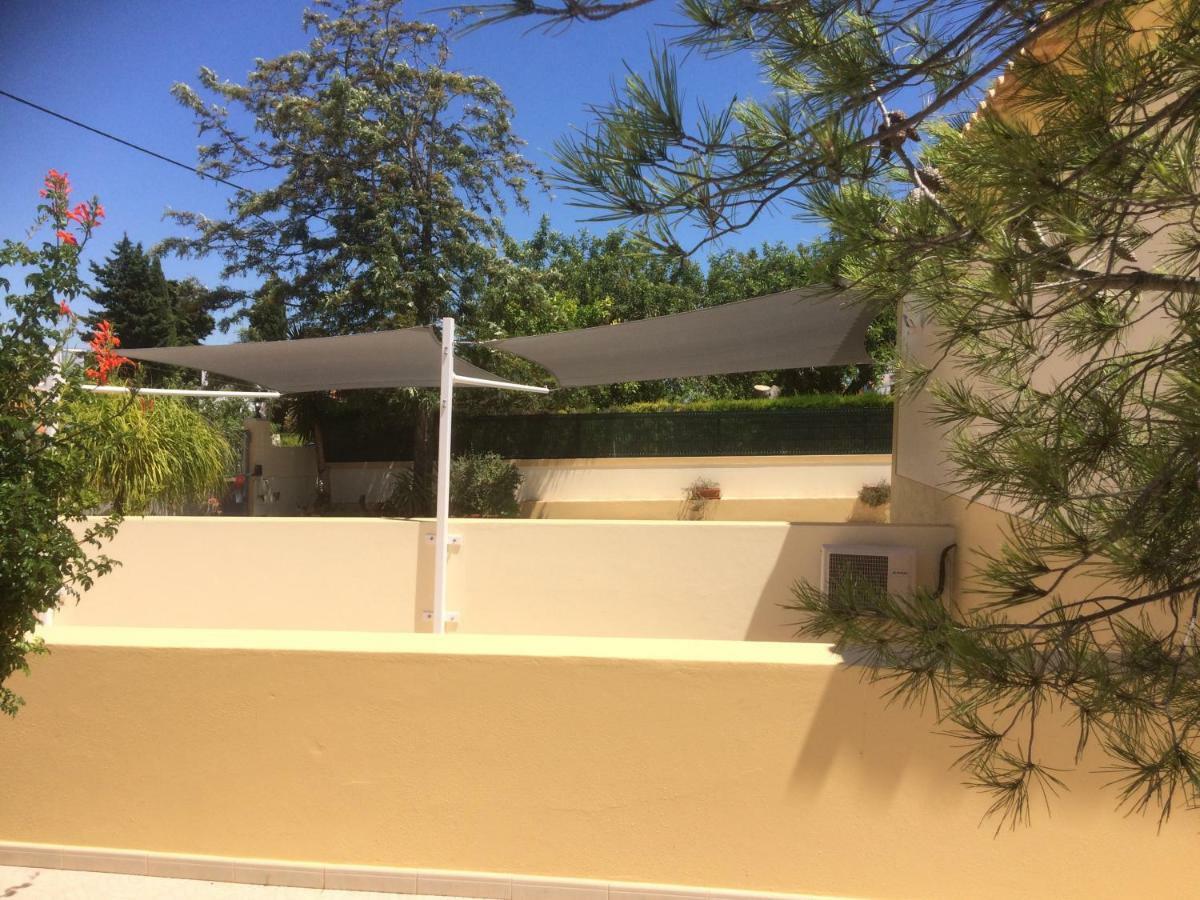 Villa Eber - Independent 1 & 2 Bedroom Apartments, Pool, Air Con, Fast Wi-Fi, Near Old Town Of Albufeira And Beaches Kültér fotó