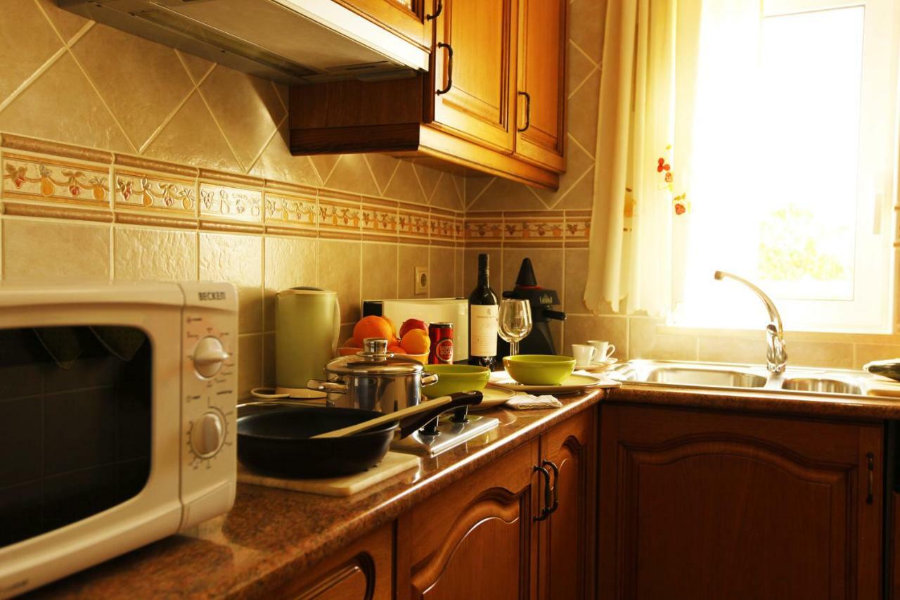 Villa Eber - Independent 1 & 2 Bedroom Apartments, Pool, Air Con, Fast Wi-Fi, Near Old Town Of Albufeira And Beaches Kültér fotó