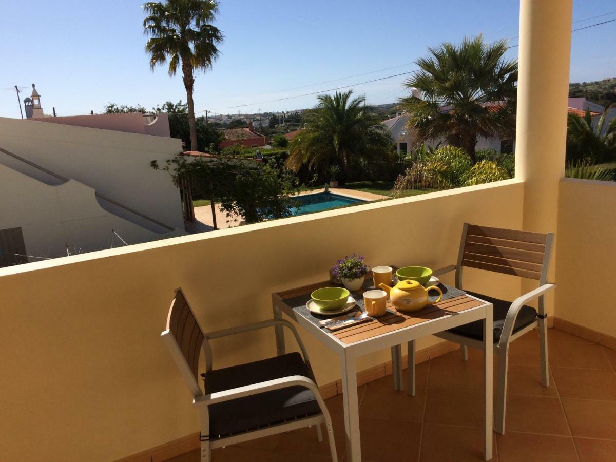 Villa Eber - Independent 1 & 2 Bedroom Apartments, Pool, Air Con, Fast Wi-Fi, Near Old Town Of Albufeira And Beaches Kültér fotó