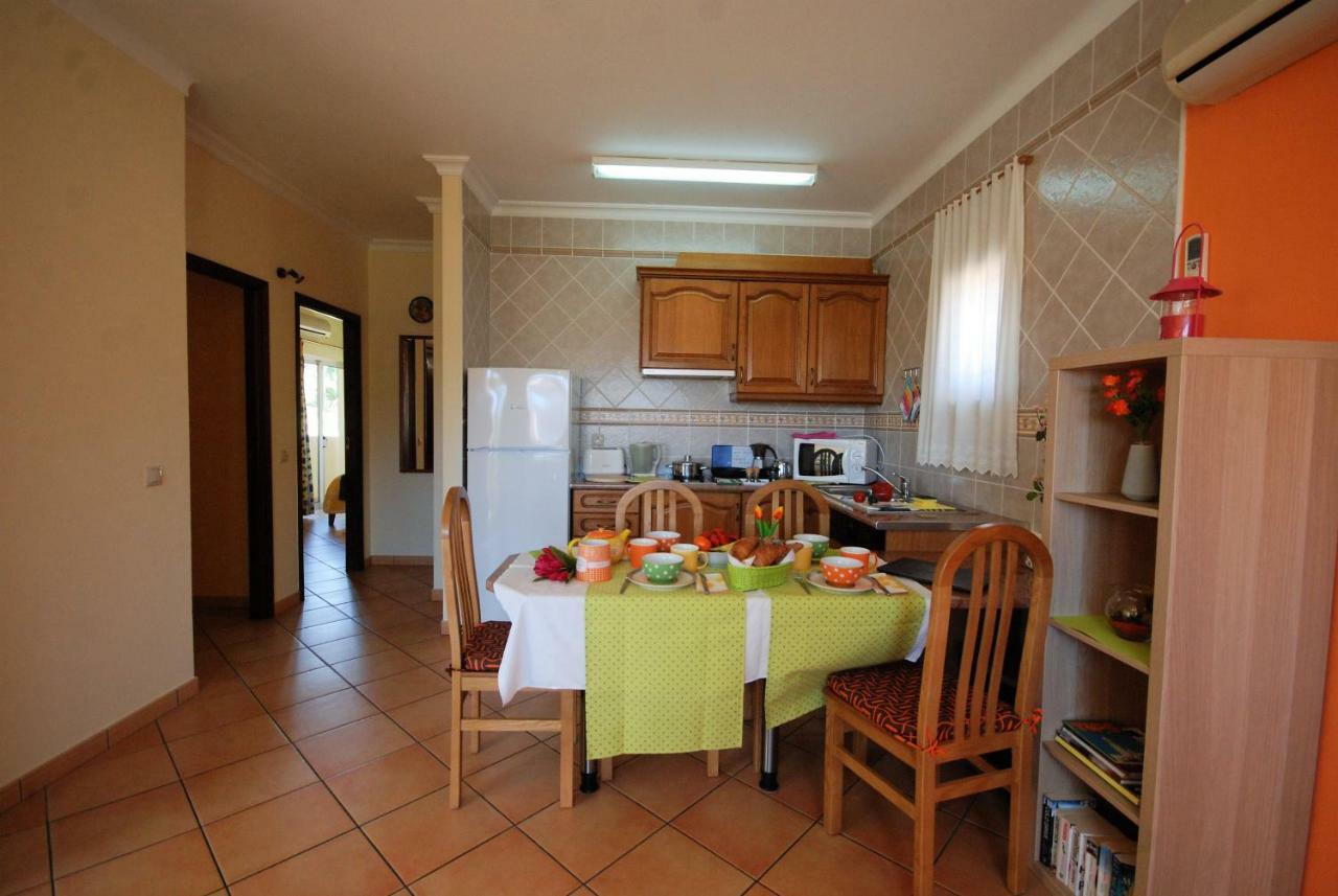 Villa Eber - Independent 1 & 2 Bedroom Apartments, Pool, Air Con, Fast Wi-Fi, Near Old Town Of Albufeira And Beaches Kültér fotó