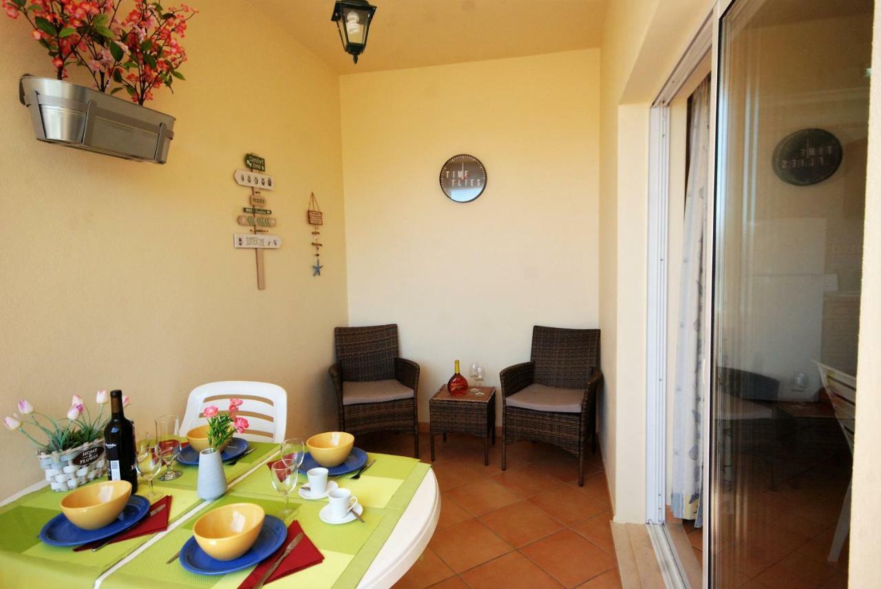 Villa Eber - Independent 1 & 2 Bedroom Apartments, Pool, Air Con, Fast Wi-Fi, Near Old Town Of Albufeira And Beaches Kültér fotó