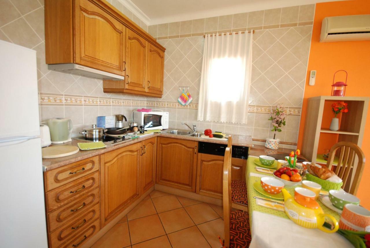 Villa Eber - Independent 1 & 2 Bedroom Apartments, Pool, Air Con, Fast Wi-Fi, Near Old Town Of Albufeira And Beaches Kültér fotó